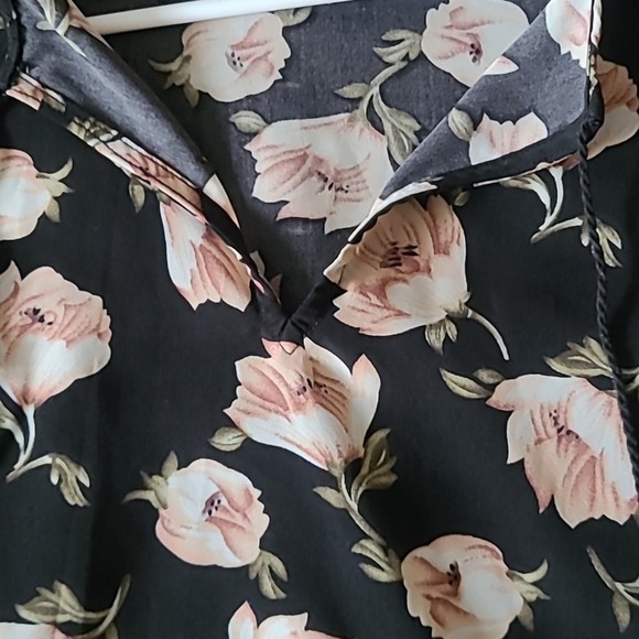 Sugar +Lips Cold Shoulder‎ Bell Sleeve Blouse - Picture 4 of 4